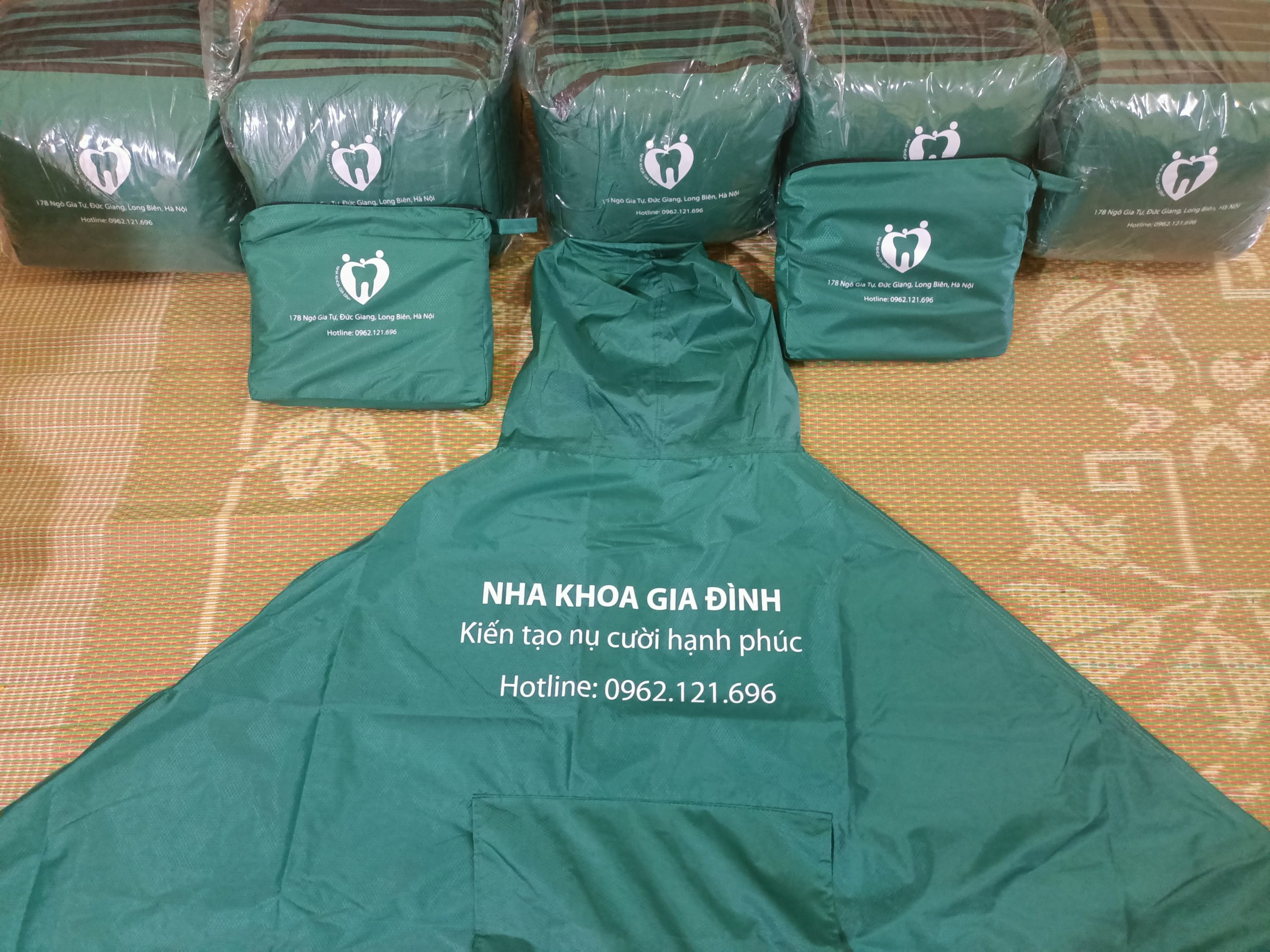 Áo mưa quà tặng in logo nha khoa