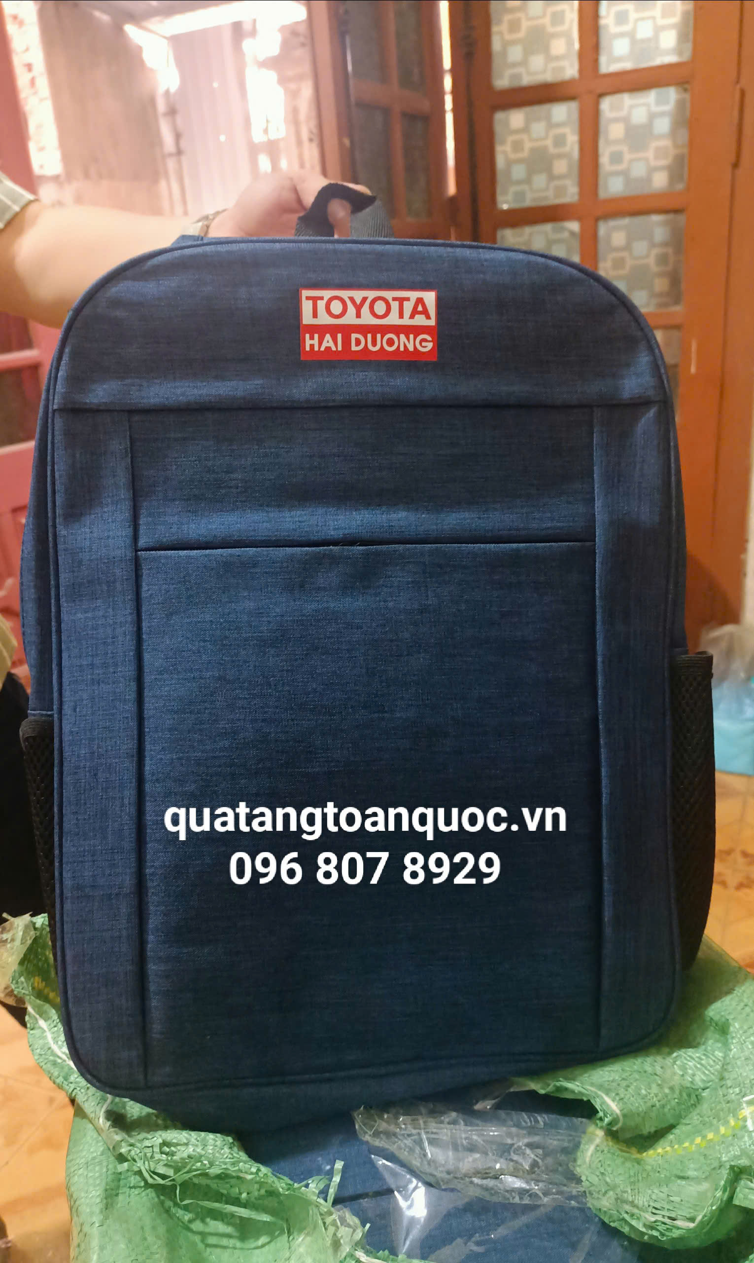 In logo lên balo quà tặng